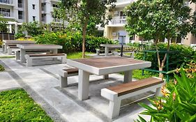 The Atherton- Spacious Modern Condo Unit In Paranaque Near The Airport, Makati, Bgc And Highways
