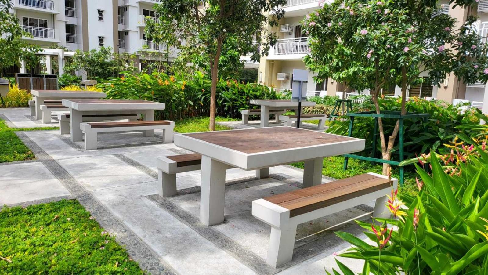 The Atherton- Spacious Modern Condo Unit In Paranaque Near The Airport, Makati, Bgc And Highways Paranaque City Exterior photo